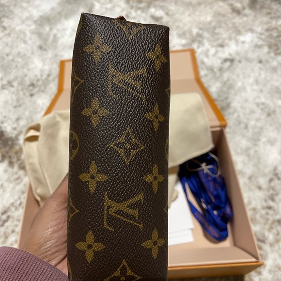 Louis Vuitton Brown Monogram cosmetics pouch - Picture 4 of 10